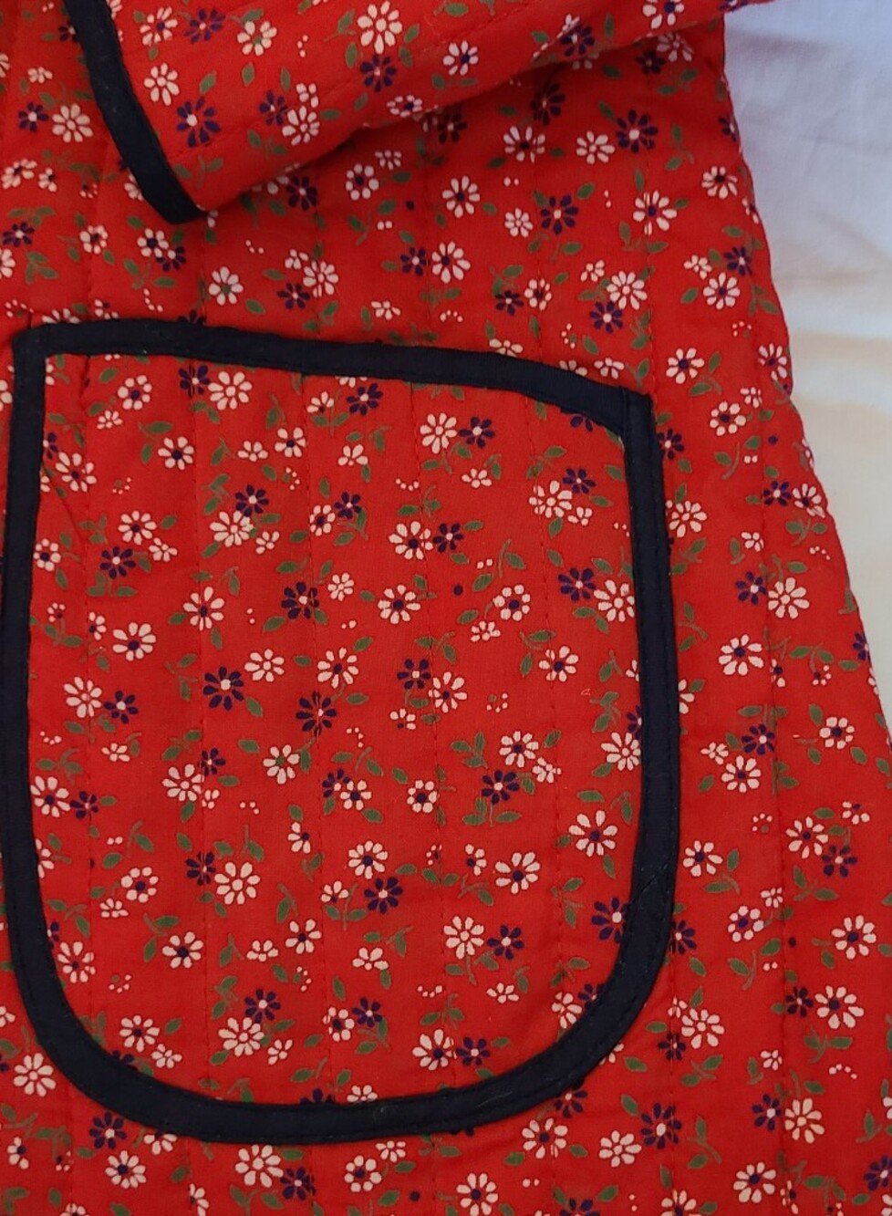 70's Quilted Red Floral Toggle Jacket with Navy Trim - Picture 4 of 4